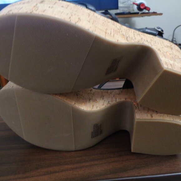 Torrid Womens Platform Cork Sandals Faux Leather Black Ankle Strap Sz 13 WW - Picture 9 of 9